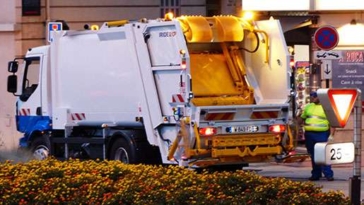 pulizia strada operatore ecologico