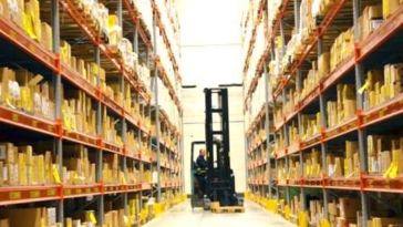 logistica magazzino muletto