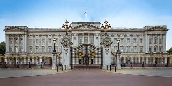 6 cose che non pensereste di trovare dentro Buckingham Palace (e invece ci sono)