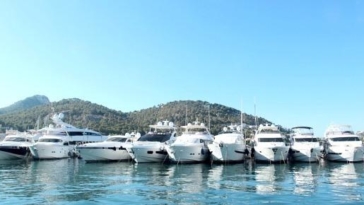 yacht