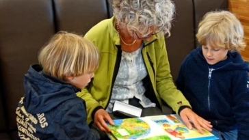 nonni, baby sitter