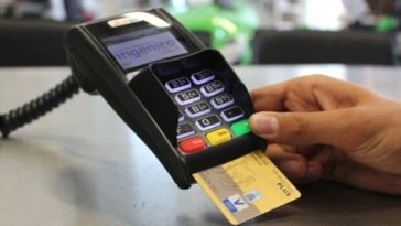 carta di credito, pagamento elettronico, cashless