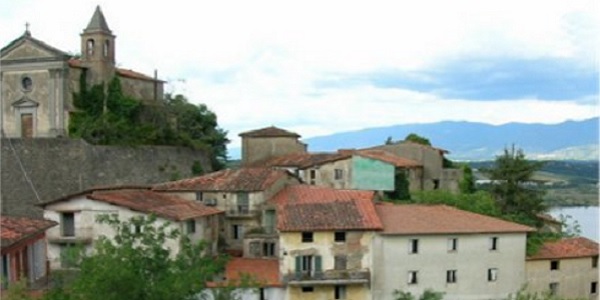 Castelnuovo in Avane
