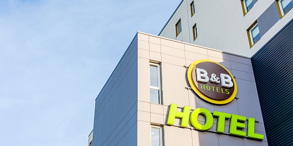 BB, Hotels