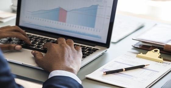 banca, lavoro, finanza