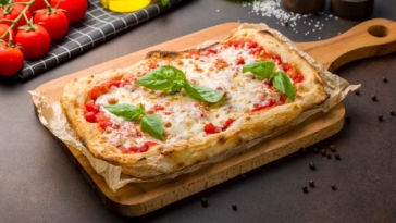 Pinsa, pizza