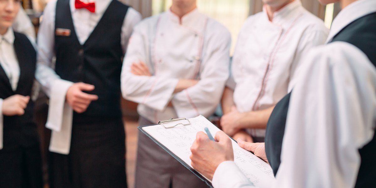 Club del Sole, Recruiting, Personale alberghiero