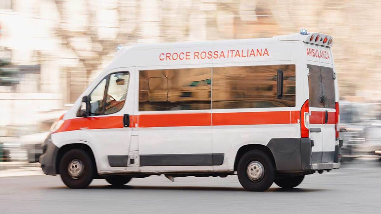 ambulanza, croce rossa, autista