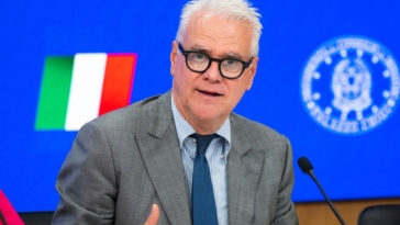 Consiglio dei ministri, conferenza stampa, approvazione decreto
