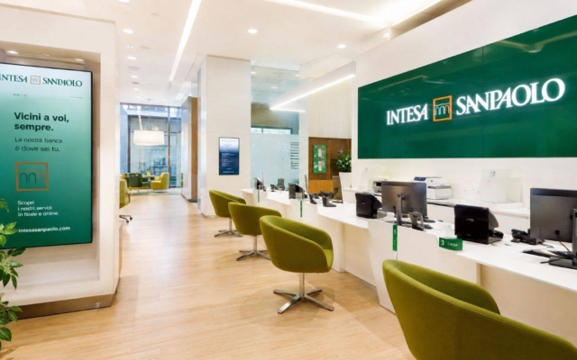 Intesa Sanpaolo, assunzioni in banca, filiale