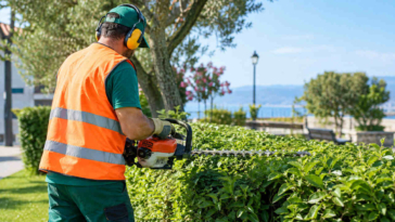 Operaio manutenzione verde